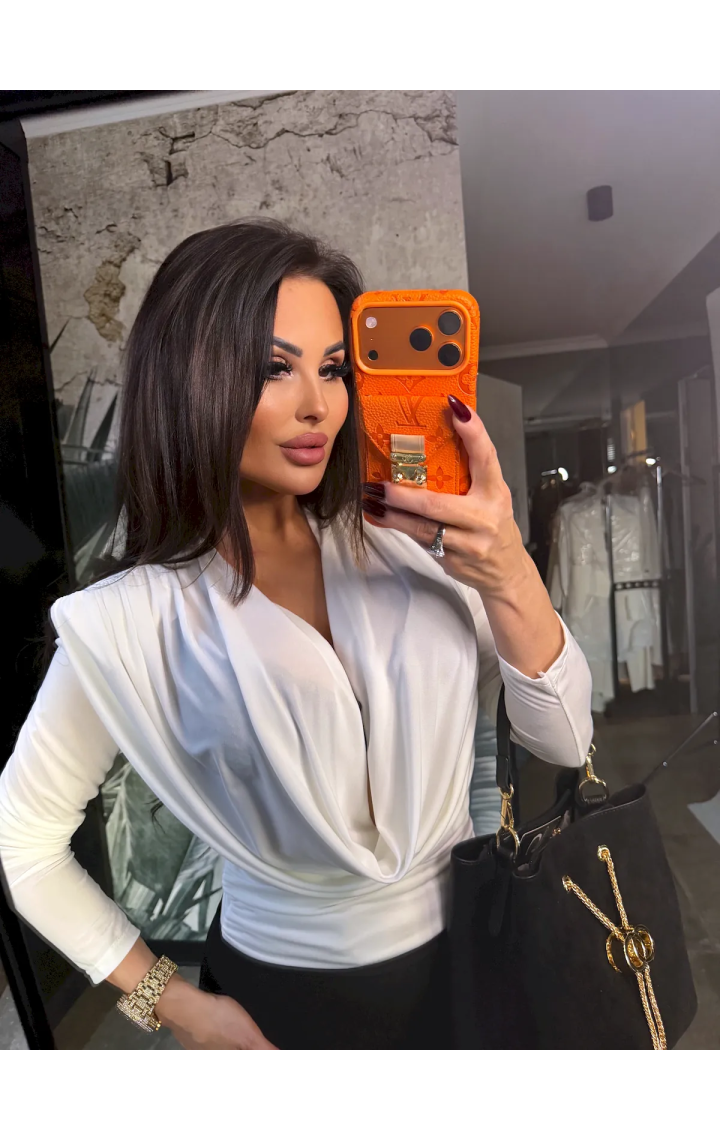 Elegancka bluzka z dekoltem fala